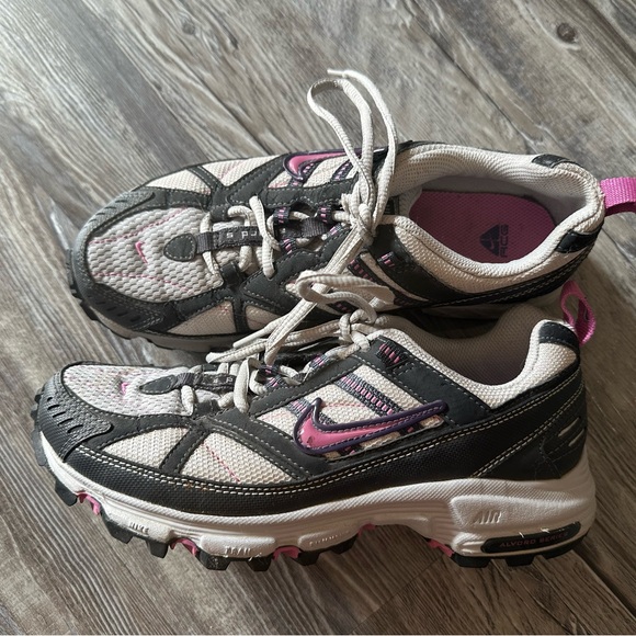 Nike Air Max Black and Pink Athletic Shoes - Picture 1 of 5